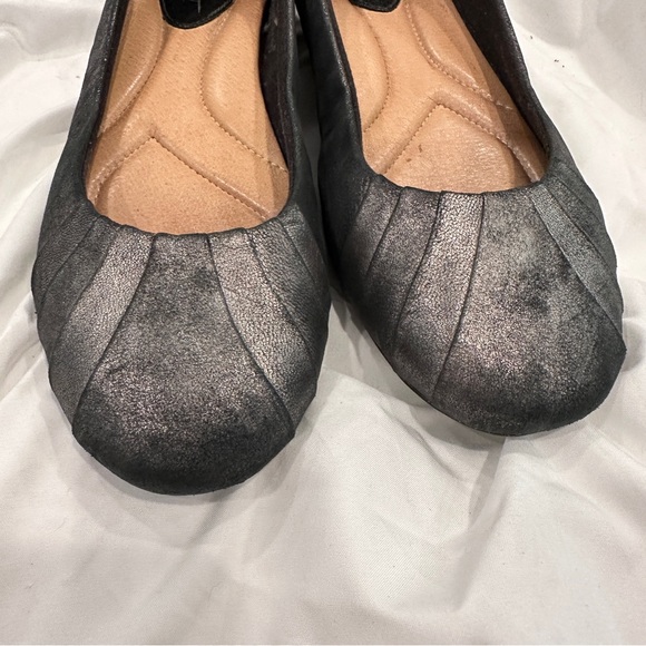 Earth Shoe Bellwether Pewter Women 8 Charcoal Leather Flats Loafer Shoe - Picture 2 of 7